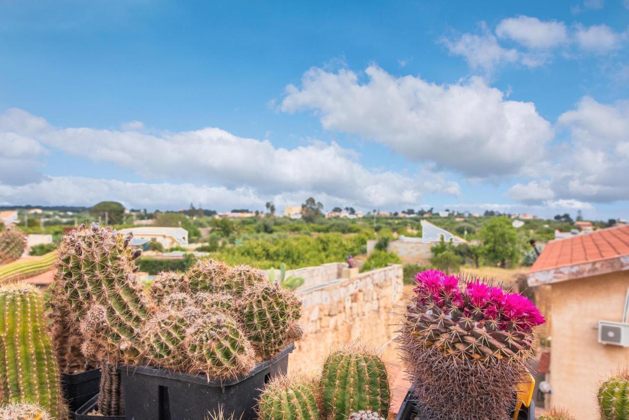 Casale Dei Cactus Villa Noto Luaran gambar